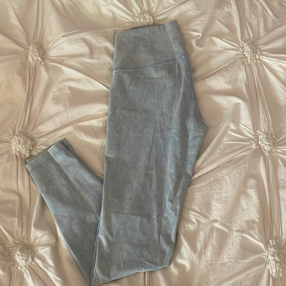 Lululemon Train high rise diamond dye shade baby blue